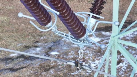 Przykład: izolator / linie energetyczne