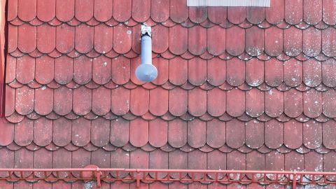 Przykład: uszkodzony dach